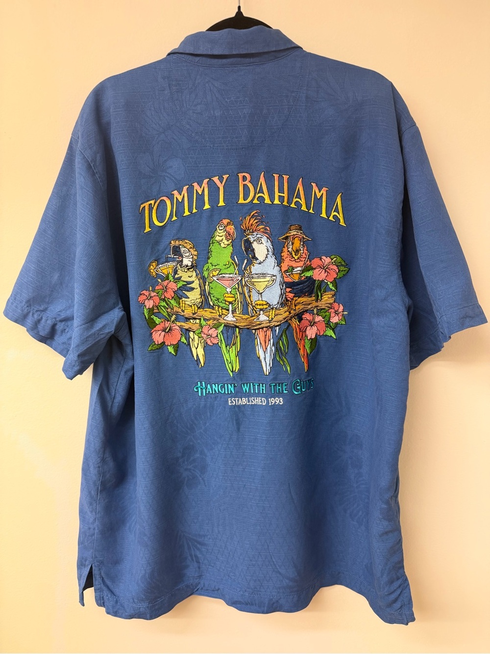 Tommy Bahama Silk Mens Medium Shirt
Hangin' With The Guys Drinking ...